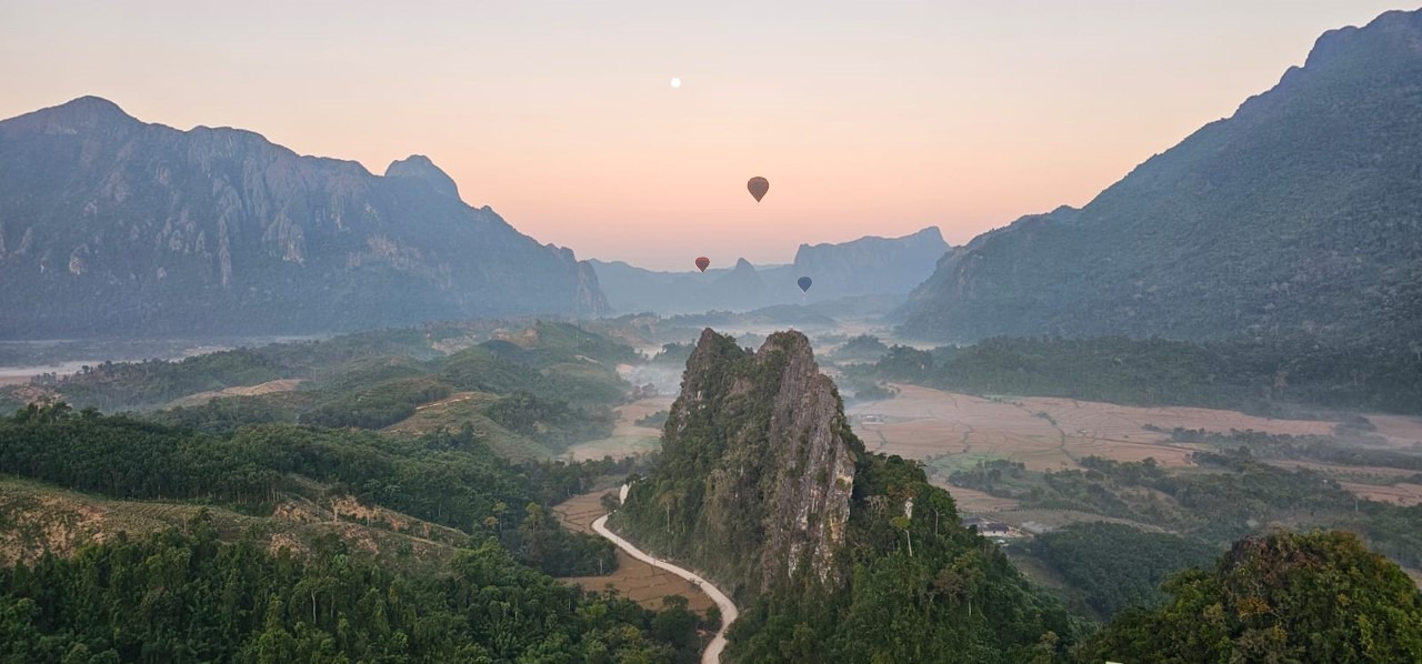 lao travel service